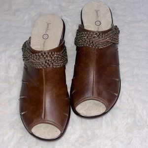 Jambu Vegan Design Brown Clog Size 6.5 *NEW